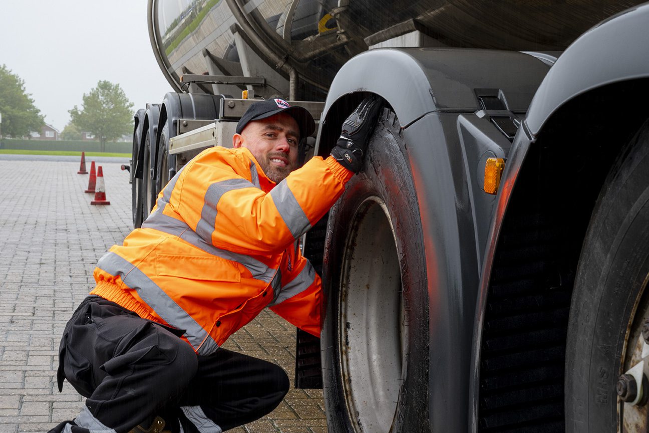 Driver Hire backs Road Safety Week 2025